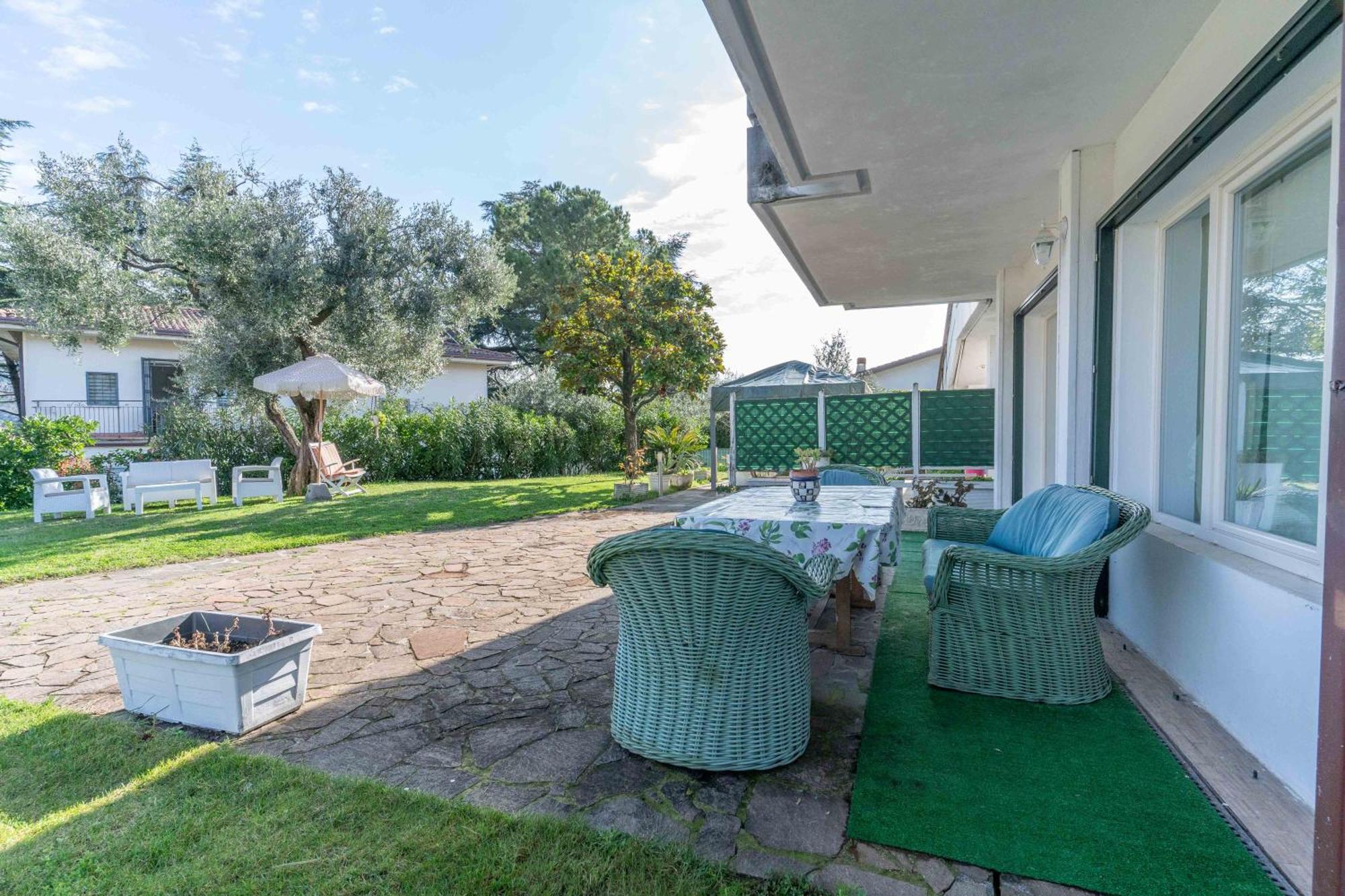 Ampia Dimora A Salo Con Parcheggio E Giardino Apartment Exterior photo